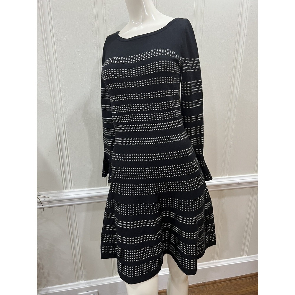 Taylor Women Black Round-Neck Bell-Sleeve Pullover Sweater Dress Size S
